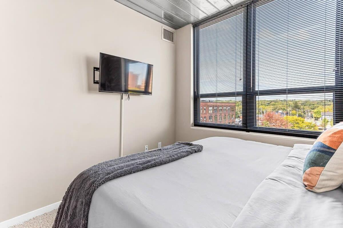 Downtown Ann Arbor 2 King Bed Balcony Apartment Exteriör bild
